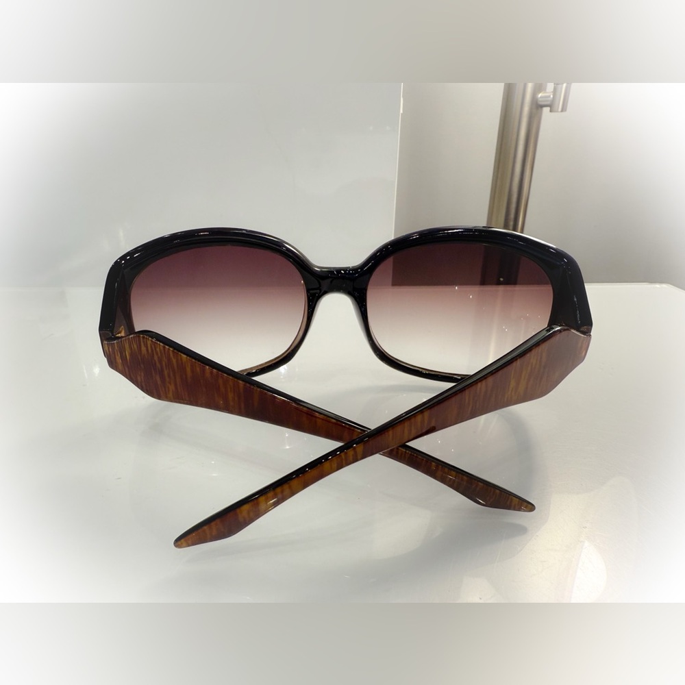 Brown Tortoise Shell Sunglasses - image 5